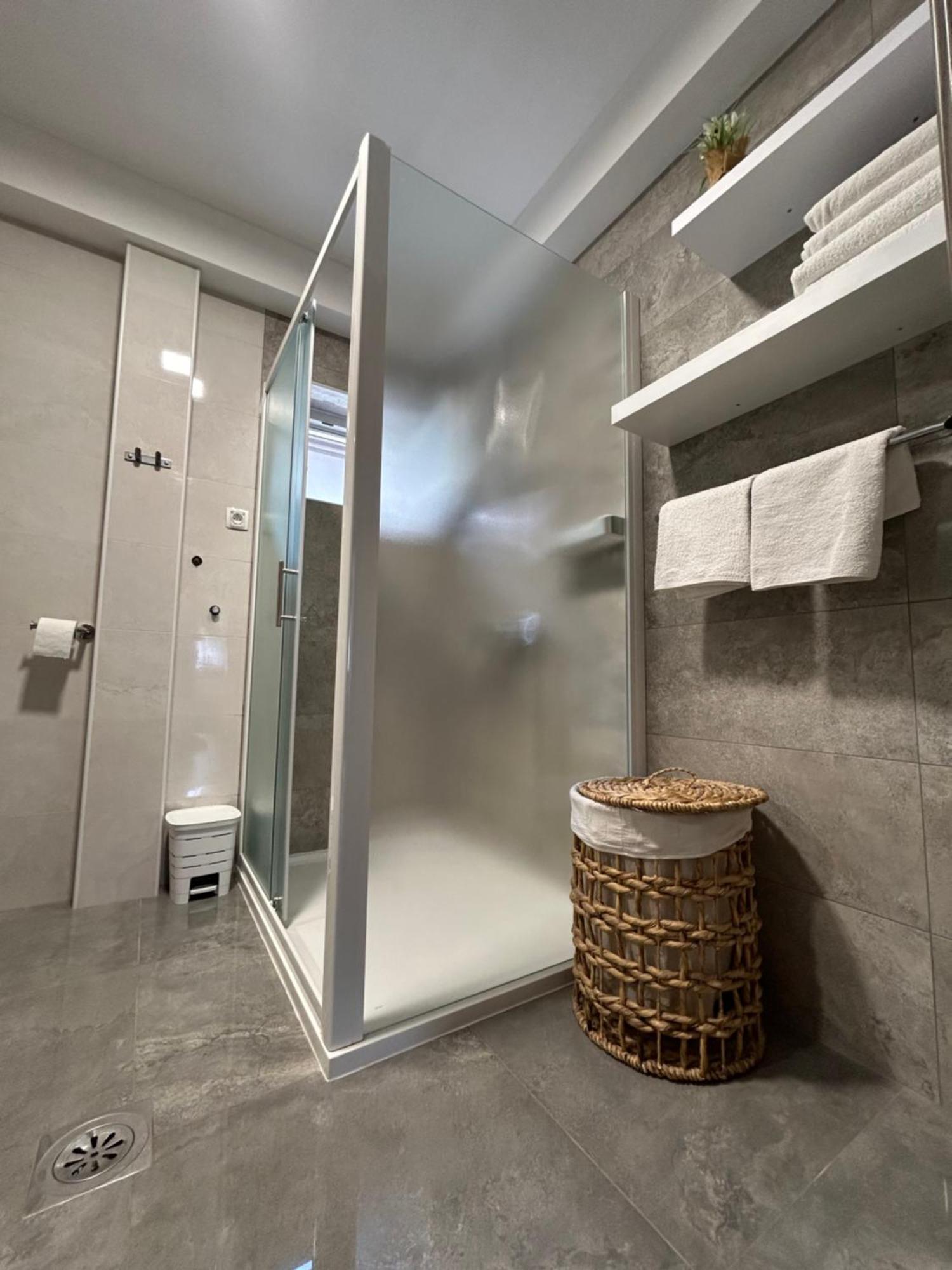 Apartments And Rooms Krizmanic สโมลยานัซ ภายนอก รูปภาพ