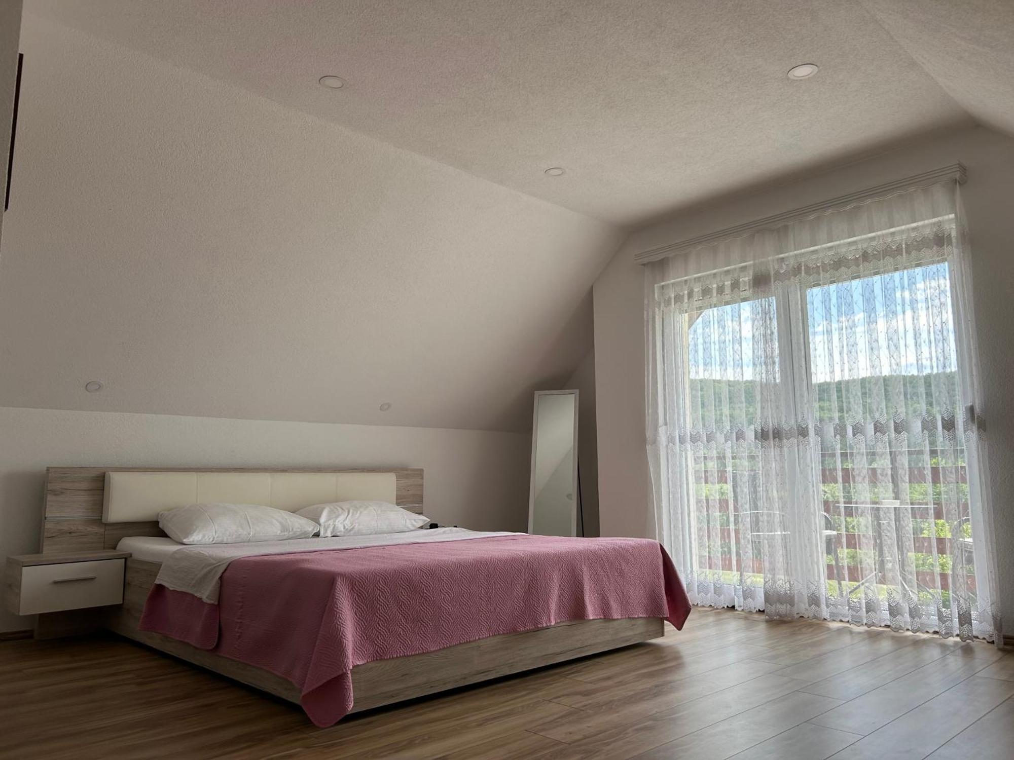 Apartments And Rooms Krizmanic สโมลยานัซ ภายนอก รูปภาพ