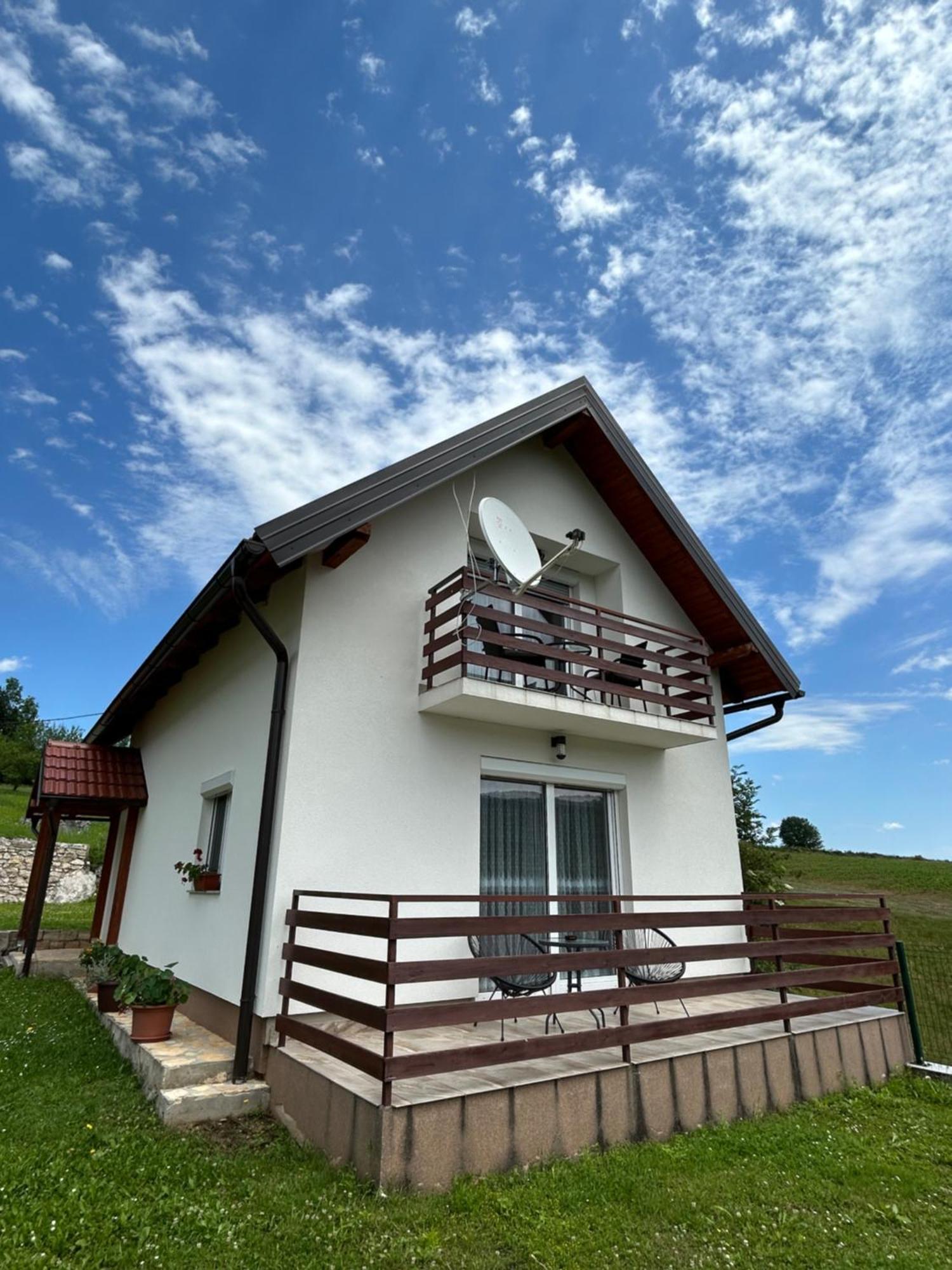 Apartments And Rooms Krizmanic สโมลยานัซ ภายนอก รูปภาพ